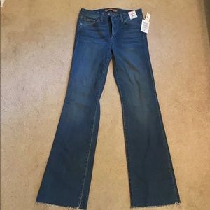 Joe’s High Rise Curvy Bootcut Jeans NWT Size 29
